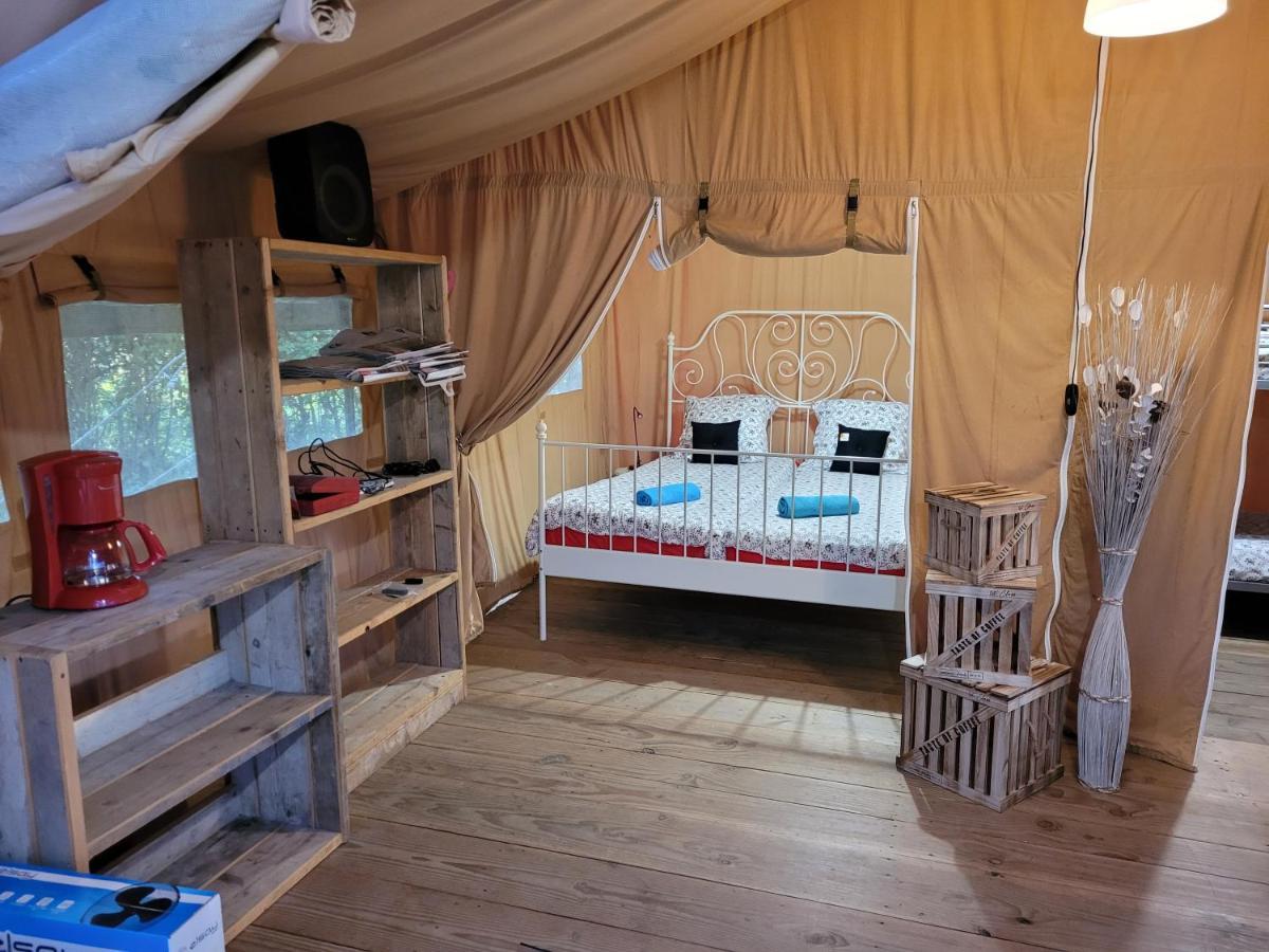 Tente Lodge Safari Saint-Martin-des-Besaces Exterior photo
